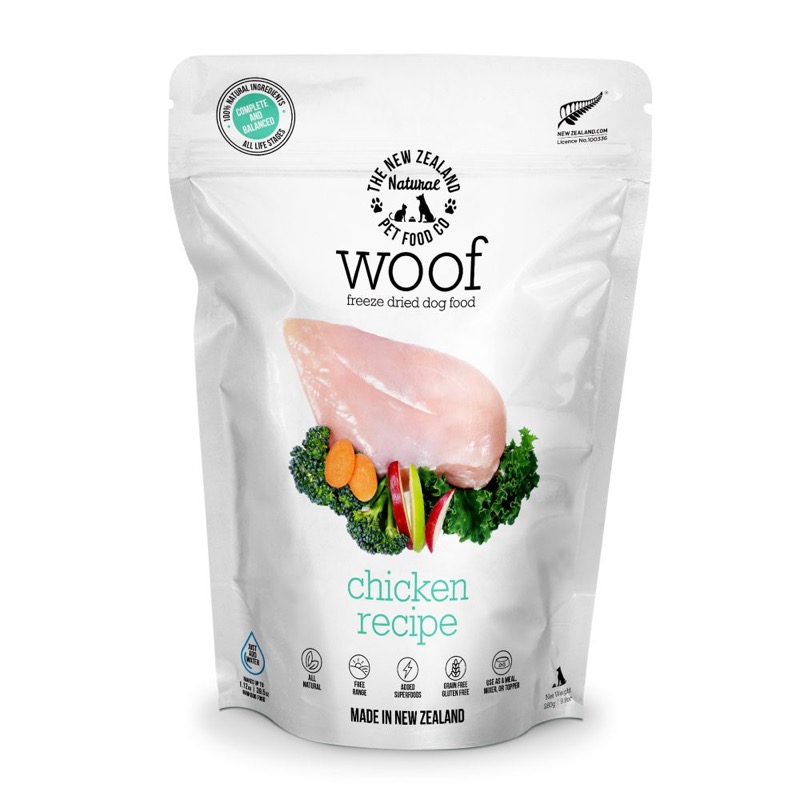 WOOF チキン フリーズドライ ドッグフードのパッケージ